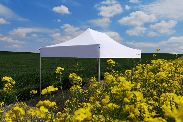 predajné stánky 3x4,5m